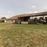 Les Amandiers Du Casteras * Saint-Clar-de-Riviere