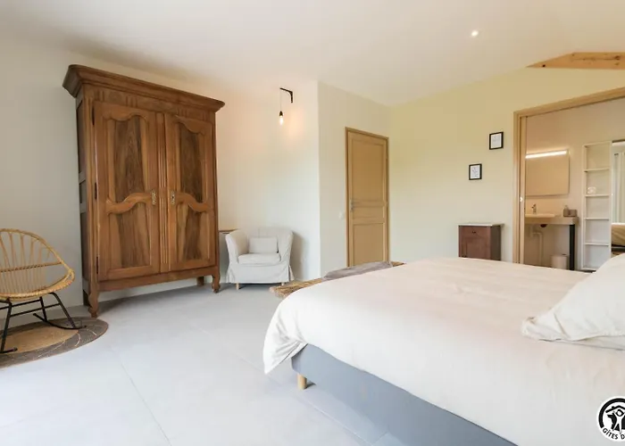 Les Amandiers Du Casteras