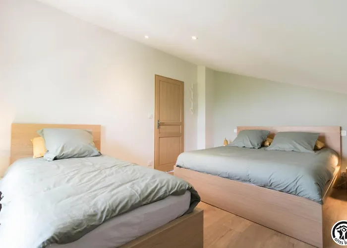 Les Amandiers Du Casteras